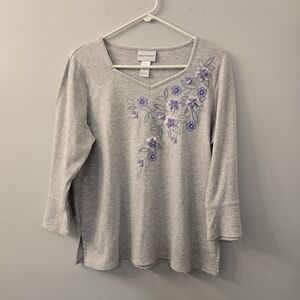 Like New Alfred Dunner Women's Top w/ 3/4 Sleeves and Embroidery - Size Medium